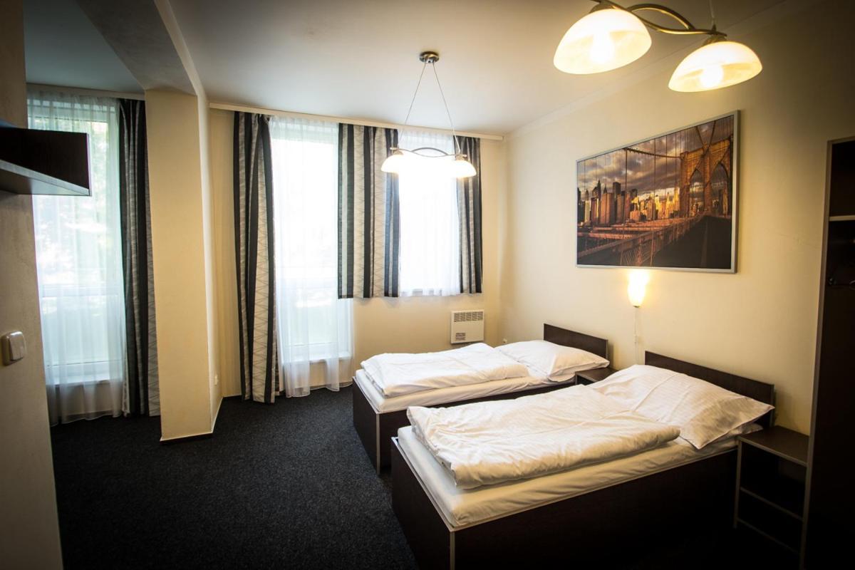 Hotel Sazavsky Ostrov Sázava Extérieur photo